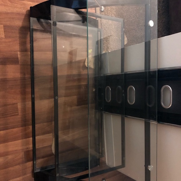 Karin Flat Panel Monroe+James - Picture 2 of 5